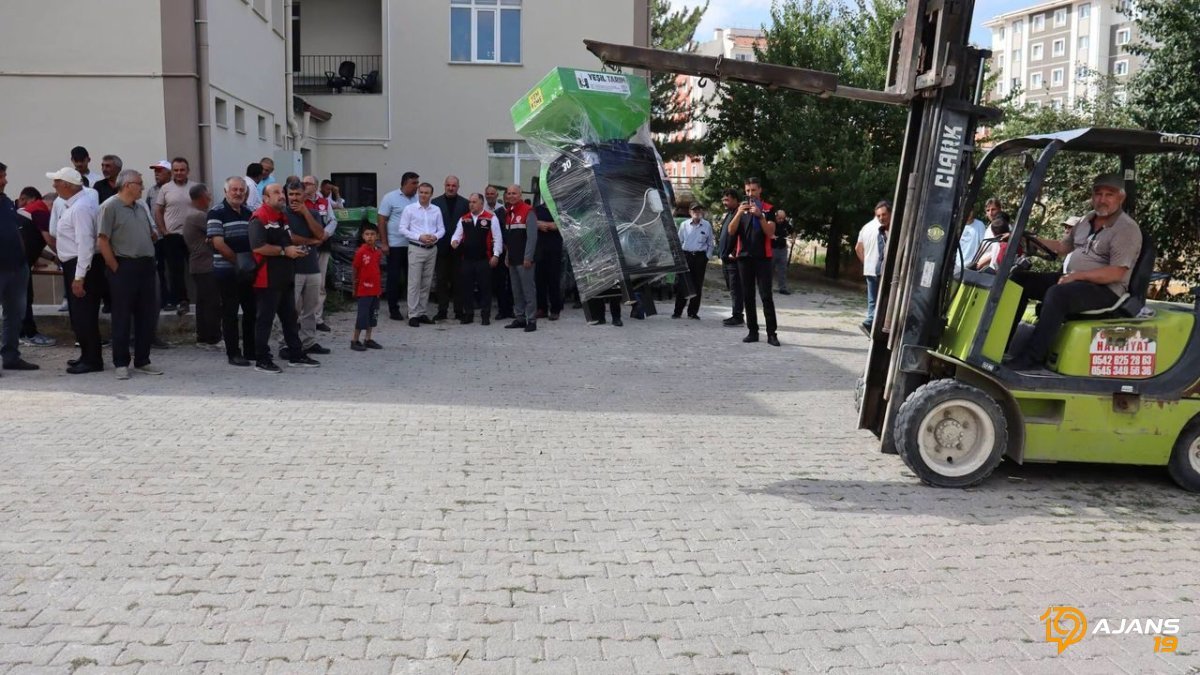 Alaca'da Hayvancılığı Uçuracak Dev Destek: Üreticilere Yem Ezme Makinesi Yağmuru Başladı!