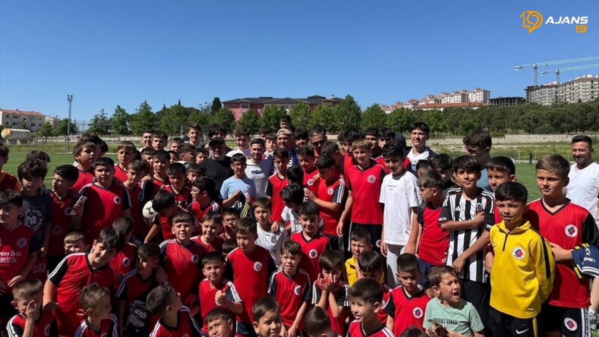 Milli Yıldız Cengiz Ünder'den Memleketi Balıkesir'de Genç Sporculara Dokunuş