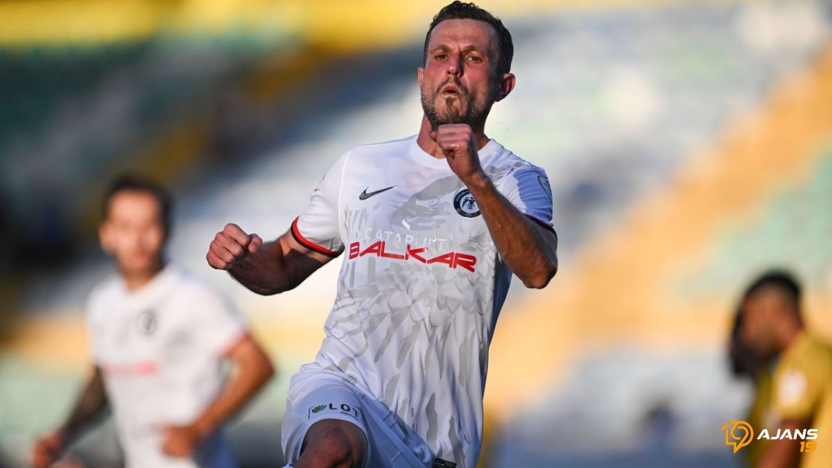 Arca Çorum FK'da Şampiyonluk Yaşatan Yıldız Futbolcu Oğuz Gürbulak'ın Yeni Takımı Açıklandı! Nereye Gidiyor?