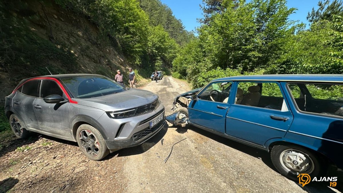 Çorum'da Kan Donduran Kaza: Kavşakta Feci Çarpışma, 5 Can Emanet!