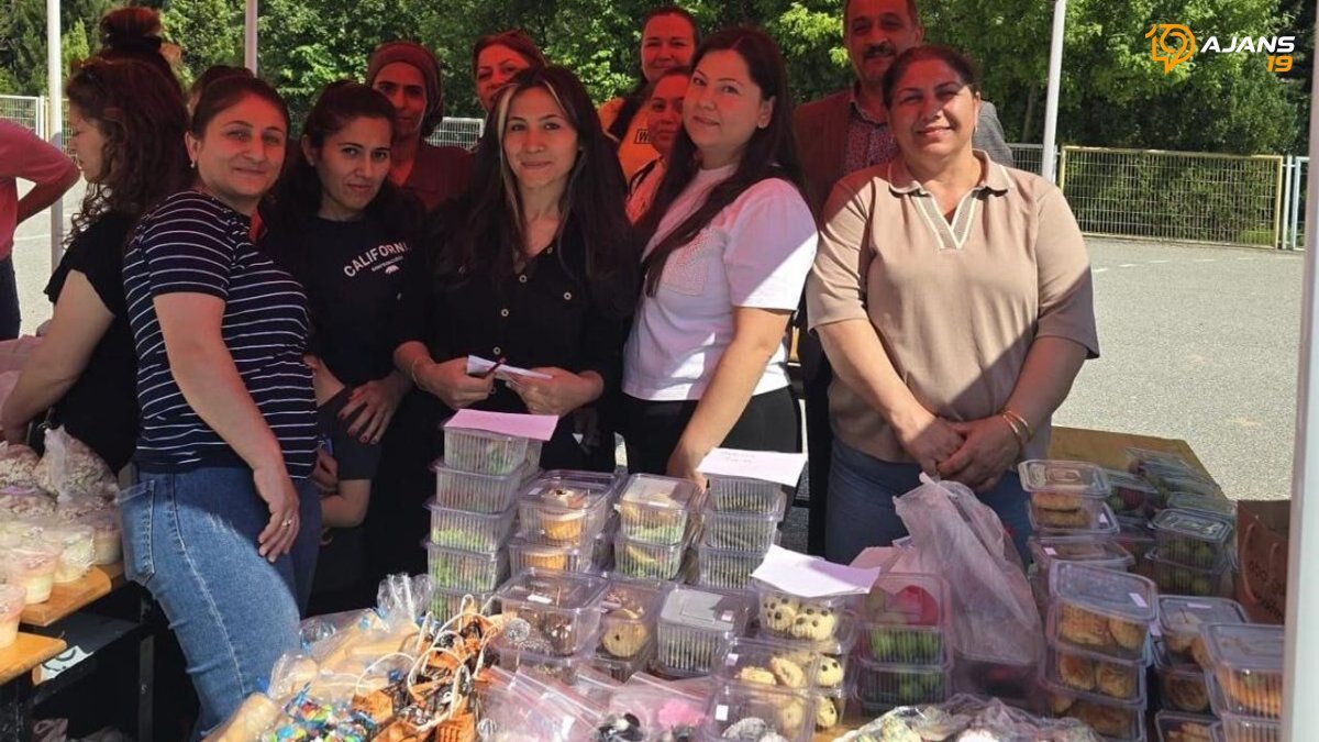 Öğrenciler, veliler ve öğretmenler dayanışma için buluştu