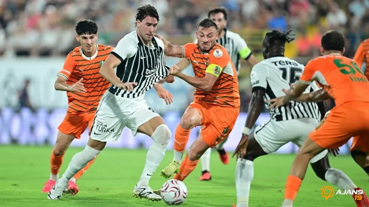 Beşiktaş'a Çorum Maçı Öncesi Beklenmedik Darbe! TFF'den Ağır Cezalar Geldi!