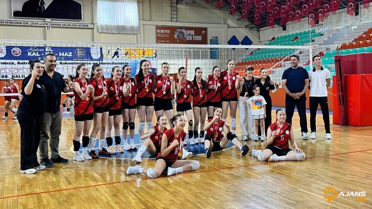 Çorum'un Sultanları Göz Kamaştırdı! Yarı Final Biletini Kapıp Tarih Yazdılar!