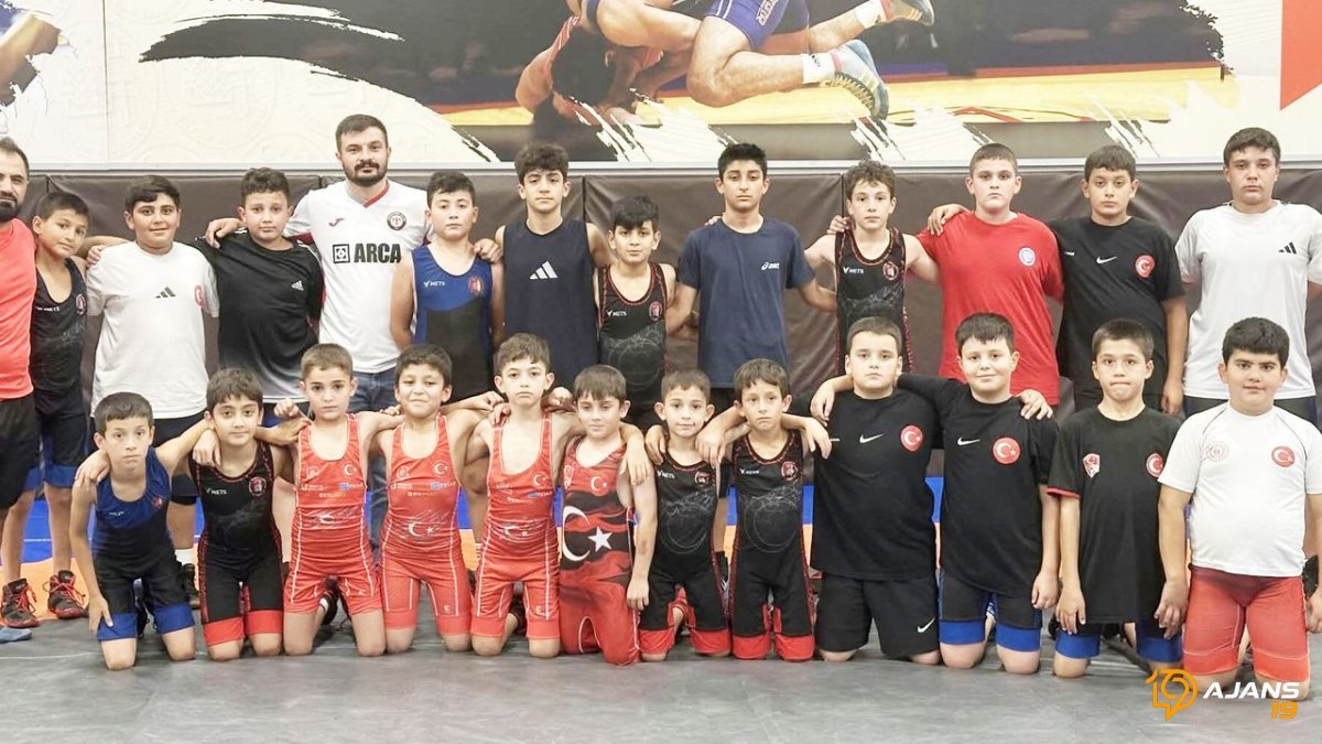 Minik Pehlivanlara 'Moral Şampiyonu' Ziyareti: Ferhat Arıcı'dan Sürpriz Çıkarması!
