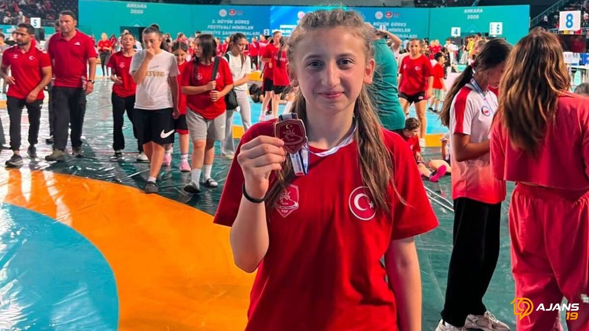 Genç Yıldız Mindere Damga Vurdu: İlk Kez Katıldığı Şampiyonada Türkiye Beşincisi Olarak Tarih Yazdı!