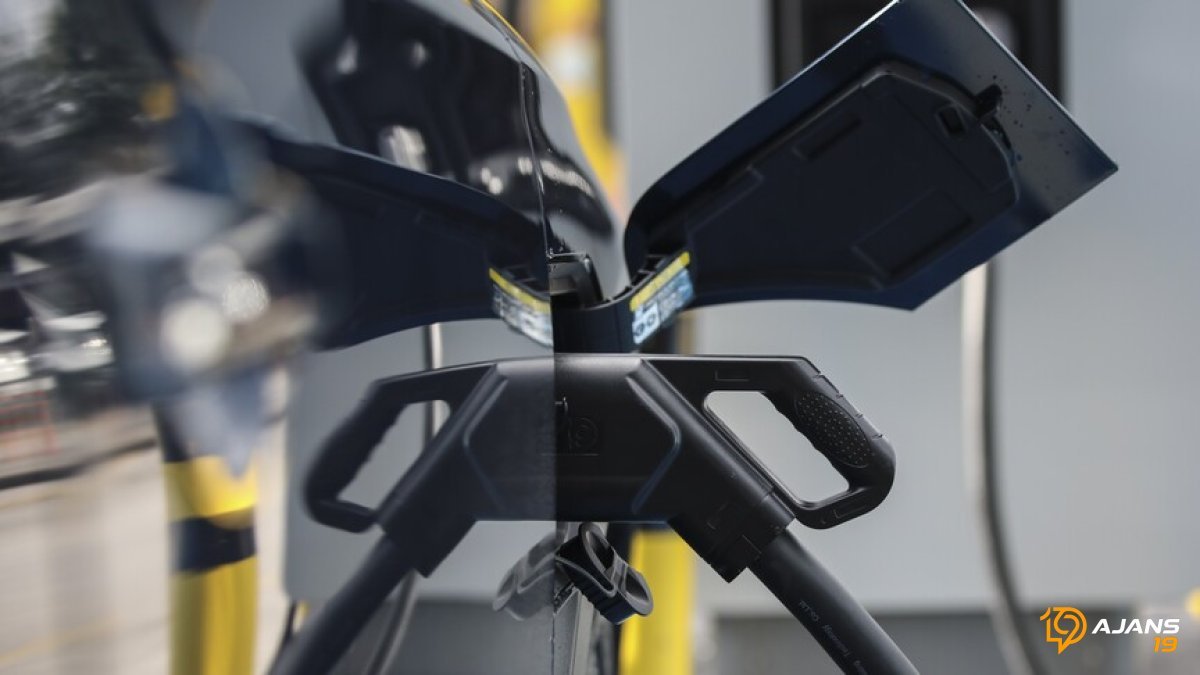 Türkiye Otomotiv Pazarında Devrim: Elektrikli ve Hibritler Tarihi Eşiği Aştı!