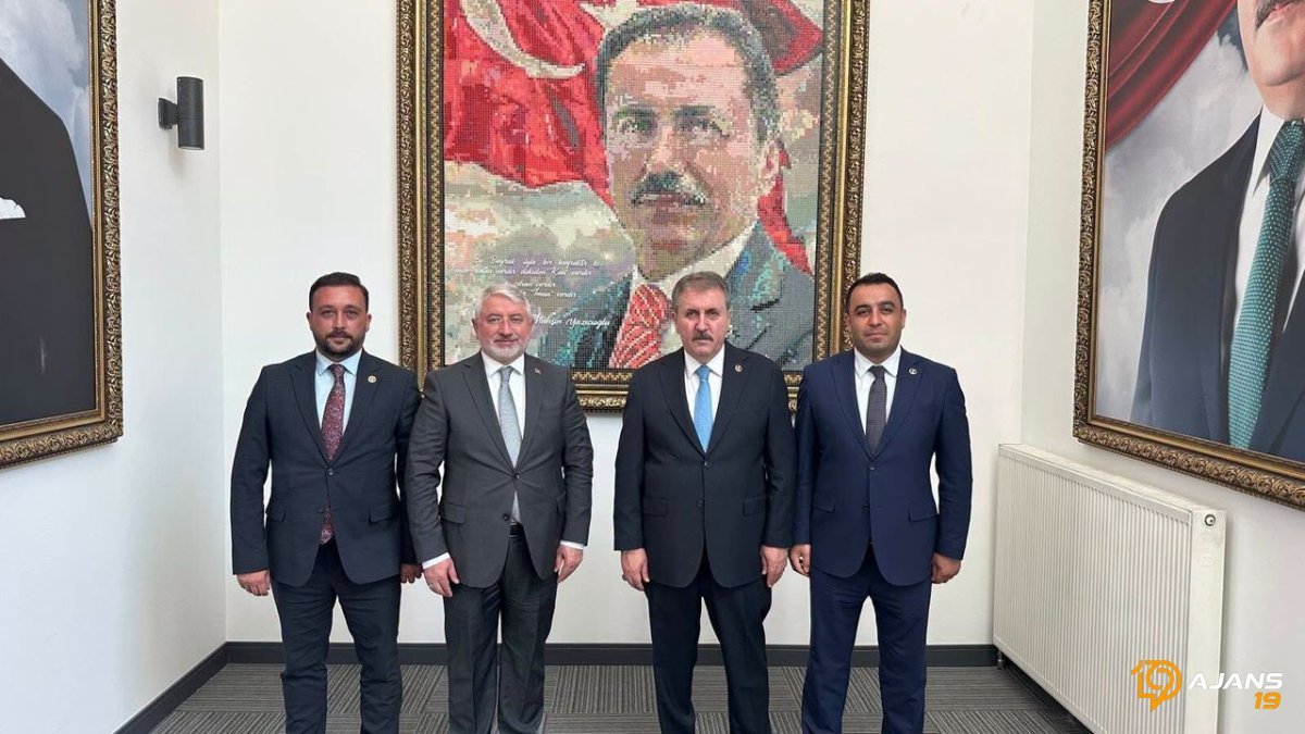 Büyük Birlik Partisi Lideri Mustafa Destici'den Çarpıcı Ziyaretler: Hem Tebrik Hem Taziye