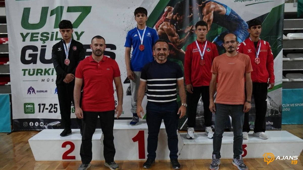 Çorumlu Genç Yıldızdan Muhteşem Başarı: Yeşilay Türkiye Kupası'nda Podyuma Adını Yazdırdı!