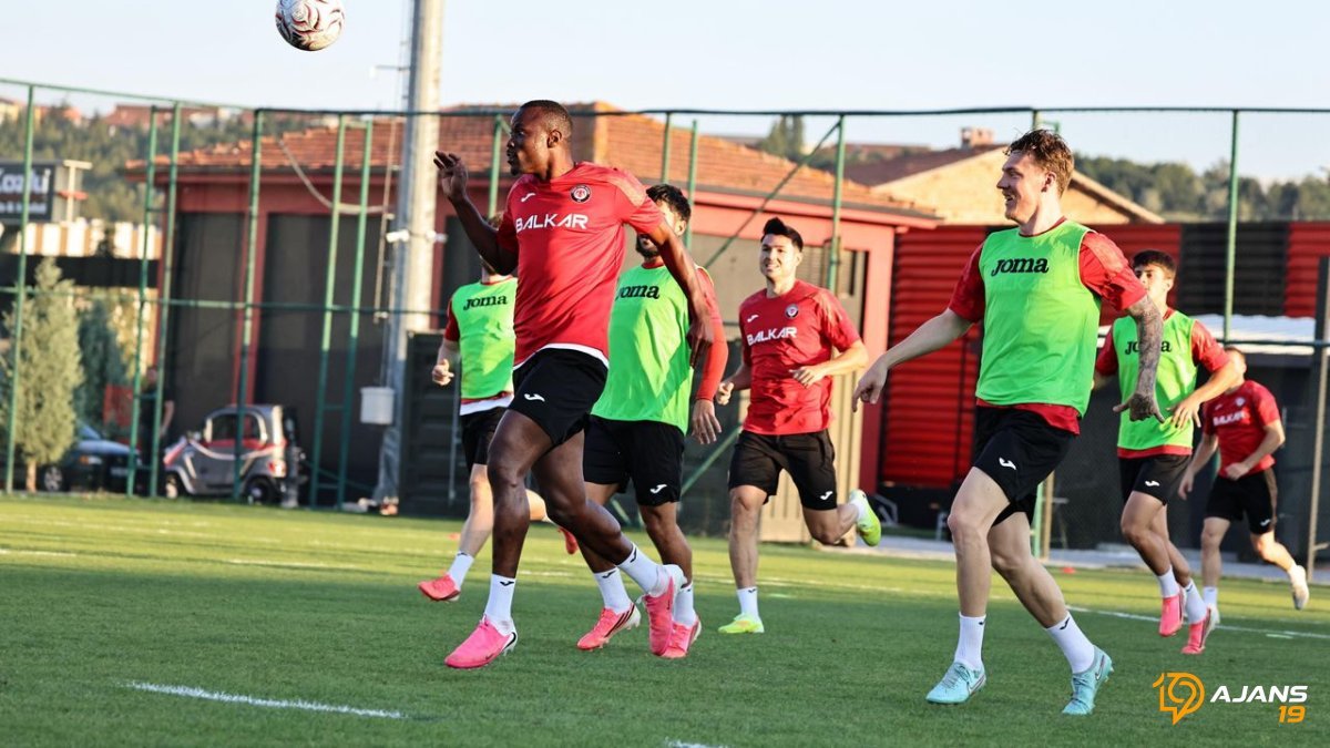 Kartal'a Sürpriz Teklif! Arca Çorum FK, Beşiktaş Karşısında Tarih Yaratmaya Hazırlanıyor: İşte O Detaylar!