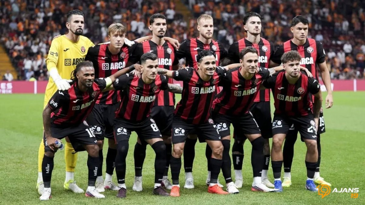 Tarihi An! Arca Çorum FK, Süper Lig'deki İlk Puanını Galatasaray'dan Kopardı: Rekorlara İmza Attılar!