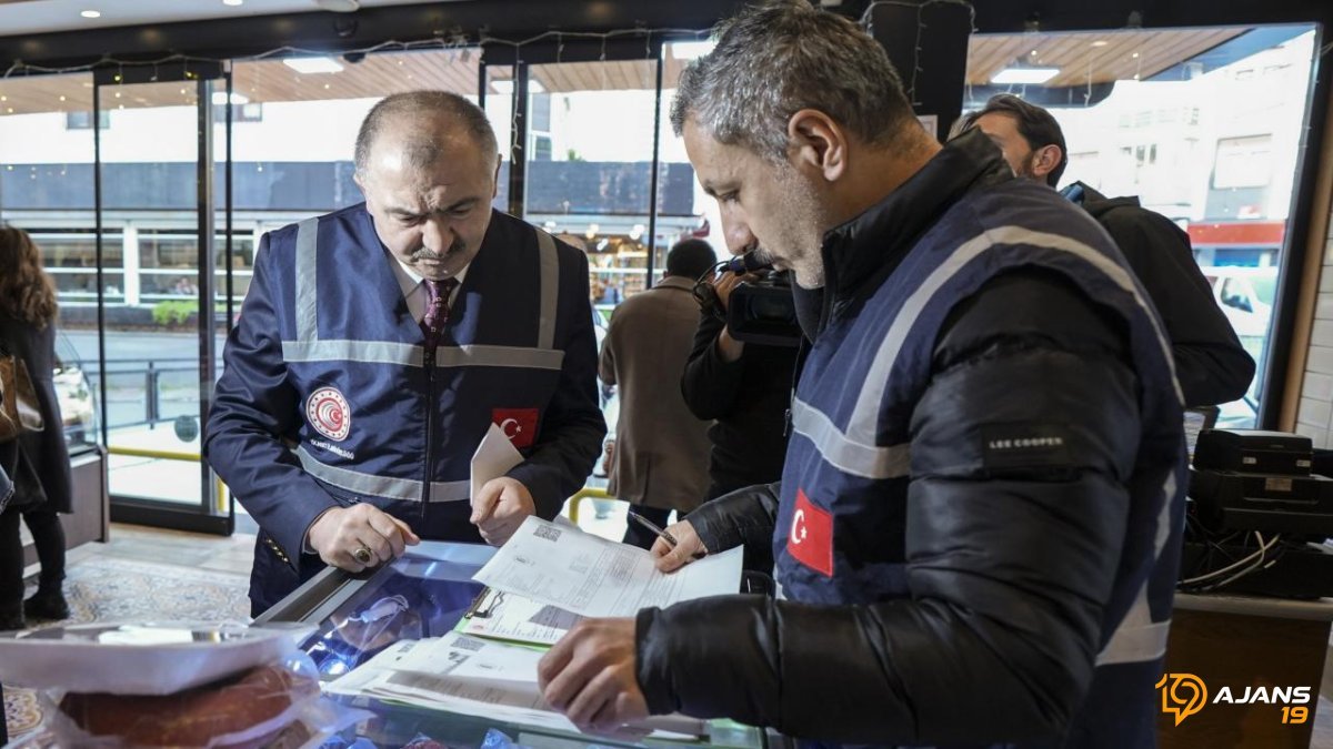 Hesaptan Sürpriz Kesinti: Restoranlara Servis Ücreti Kabusu! Dev Cezalar Geliyor!