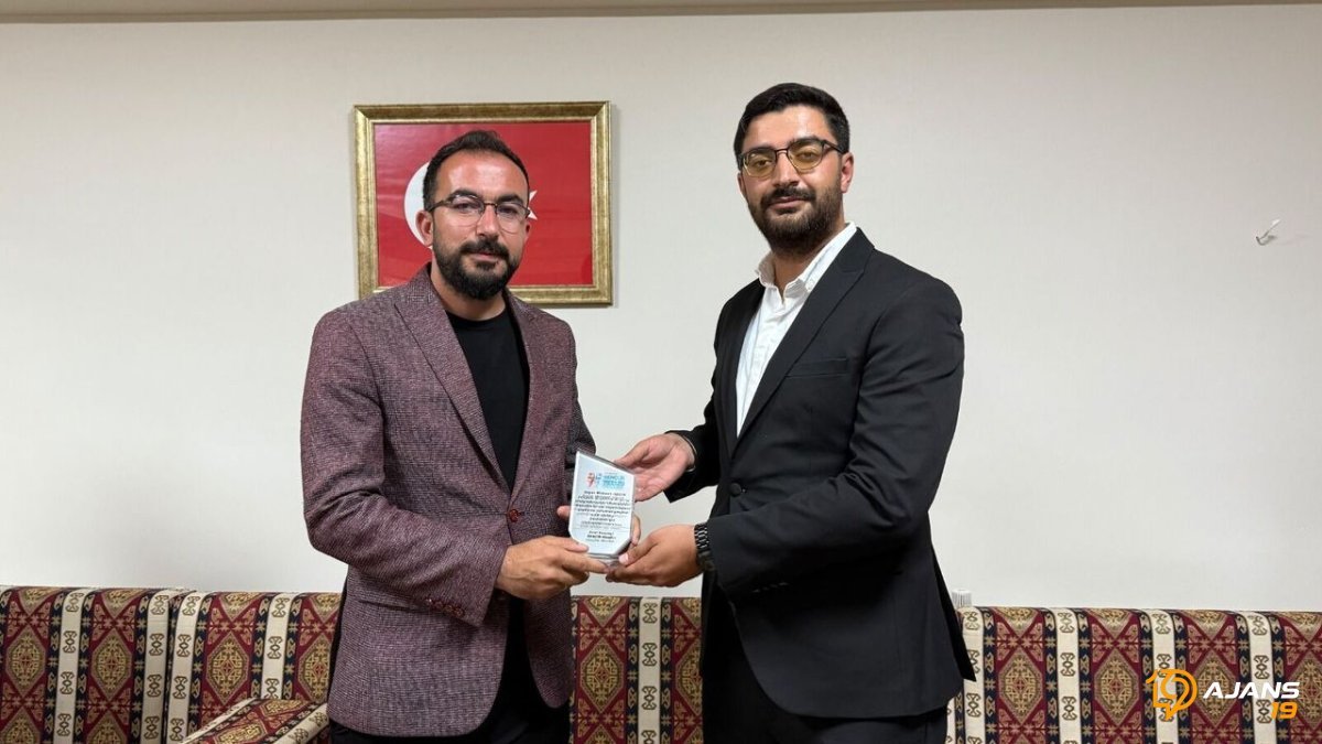 Gençlik Meclisi'nde Çarpıcı Devir Teslim: Çorum'da Yeni Lider Kim Oldu?