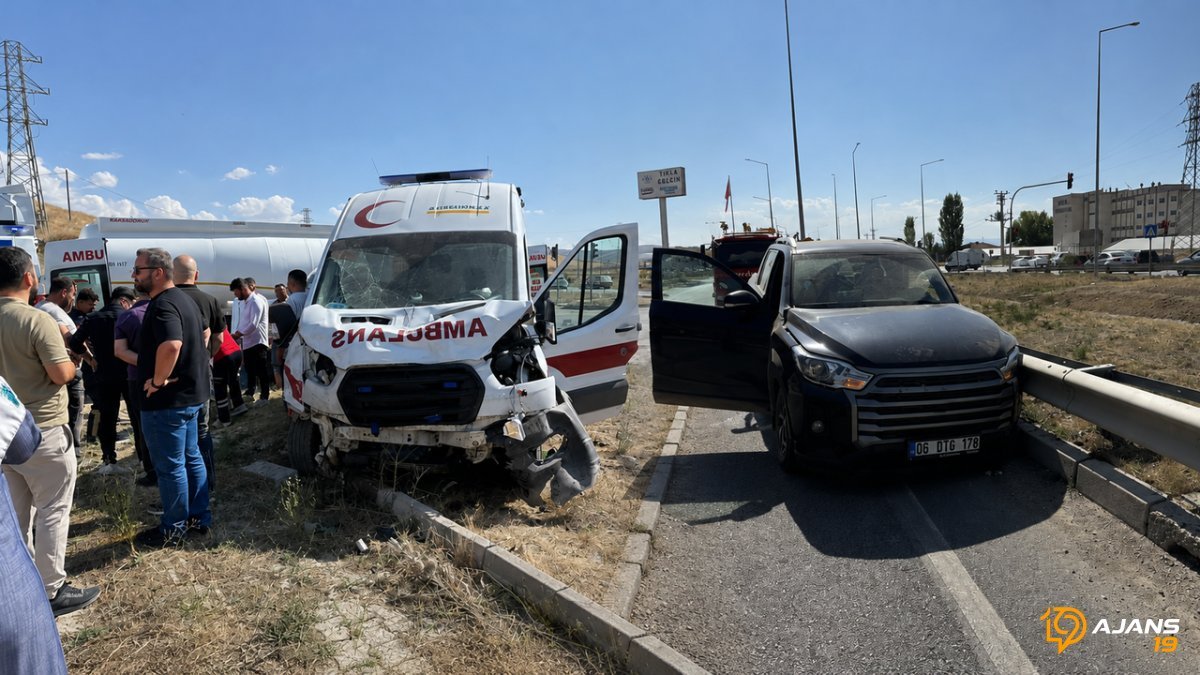 Ambulans ve Cipin Çarpıştığı An Kamerada: Olay Yerinden İlk Görüntüler ve Yaralıların Durumu!