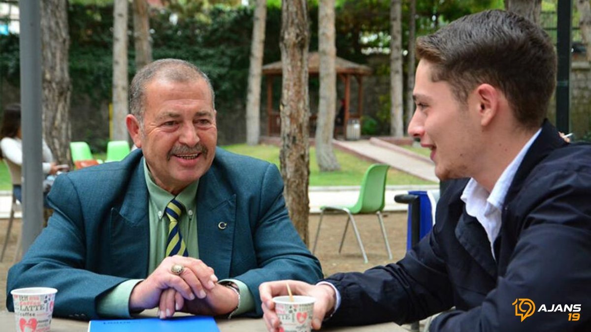 Baba Oğluna Yaptığı Şakayla Başladı, Şimdi Aynı Kampüste Beraber Eğitim Görüyorlar!
