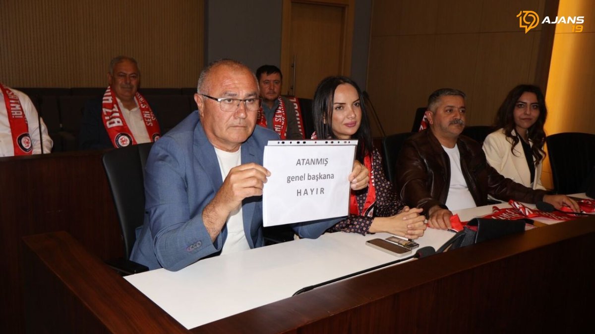 Parti İçi Demokrasiye Özbal’dan Sert Çıkış: “Atanmış Genel Başkan Kabul Edilemez!”