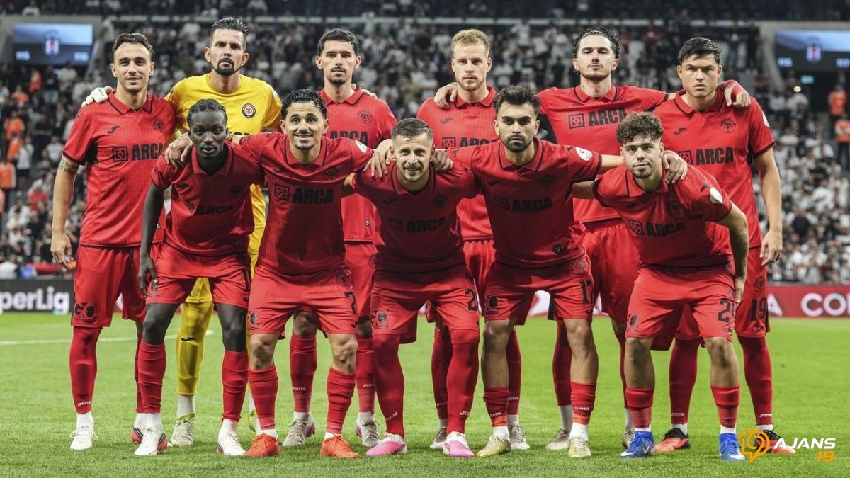 21 Transferle Süper Lig'e Damga Vuran O Takım Kim? Çorum FK'nın Bomba Transfer Stratejisi Açığa Çıktı!