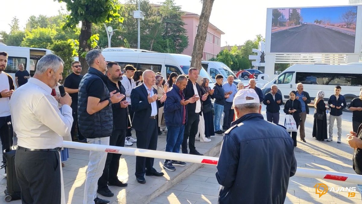 Üniversite Yolculuğu Dualarla Başladı: Sungurlu'dan Gençlere Ücretsiz Destek!