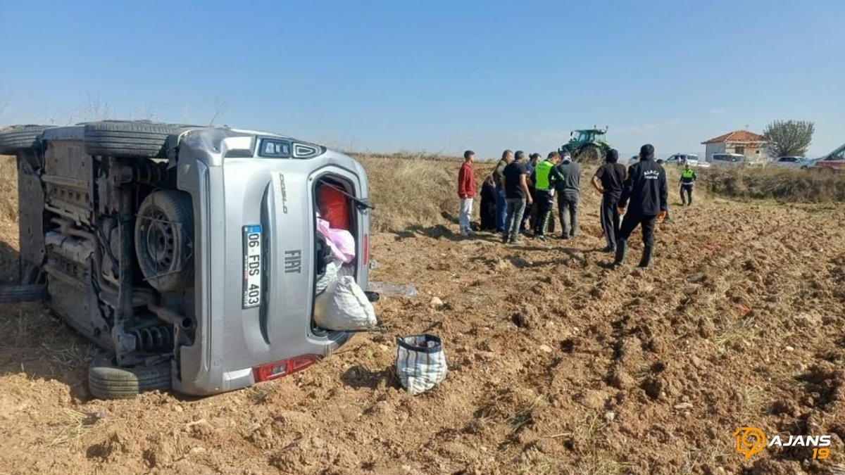 Alaca'da Akılalmaz Kaza: Bariyerlere Dalıp Takla Attı, İçindekiler Zar Zor Kurtuldu!