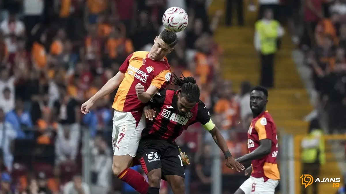 Galatasaray Taraftarını Şoke Eden O Pozisyon: Eski Hakemler İfşa Etti! Kırmızı Kart Neden Çıkmadı?