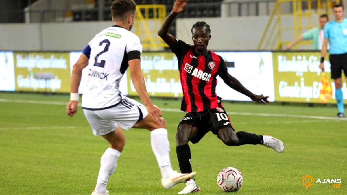 Süper Lig'in Pas Kumandanı Belli Oldu: Çorum FK İnanılmaz Bir Rekora İmza Attı!