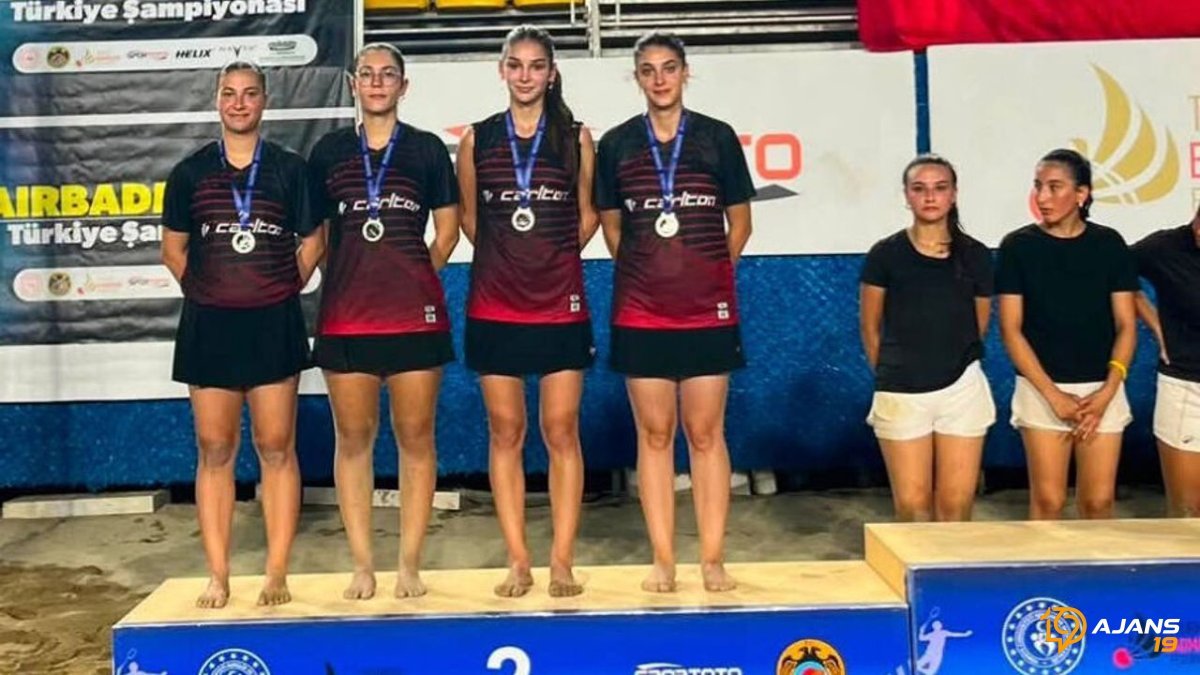 Antalya'da Rakip Tanımayan Osmancık Badmintoncularından Muhteşem Başarı: Türkiye İkinciliği Kapıldı!