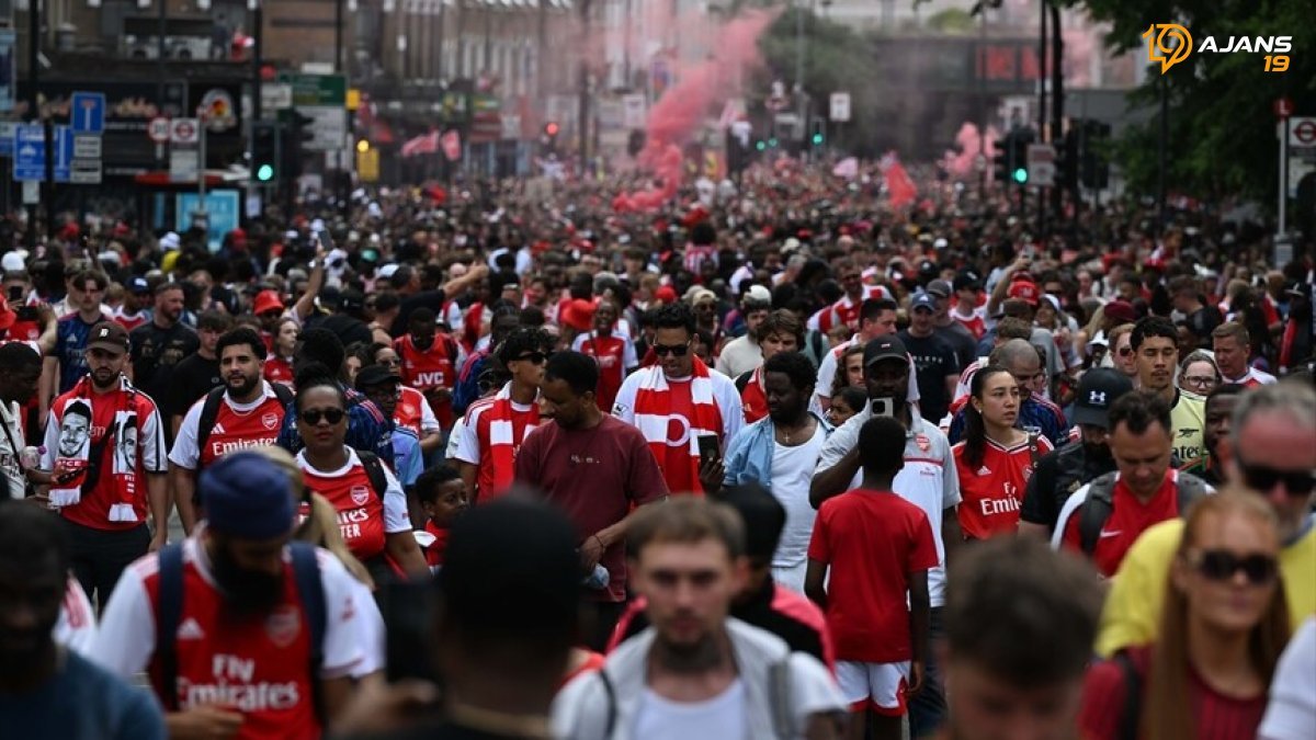 Arsenal'in Muhteşem Dönüşü: 22 Yıllık Özlem Londra'da Zirveye Ulaştı
