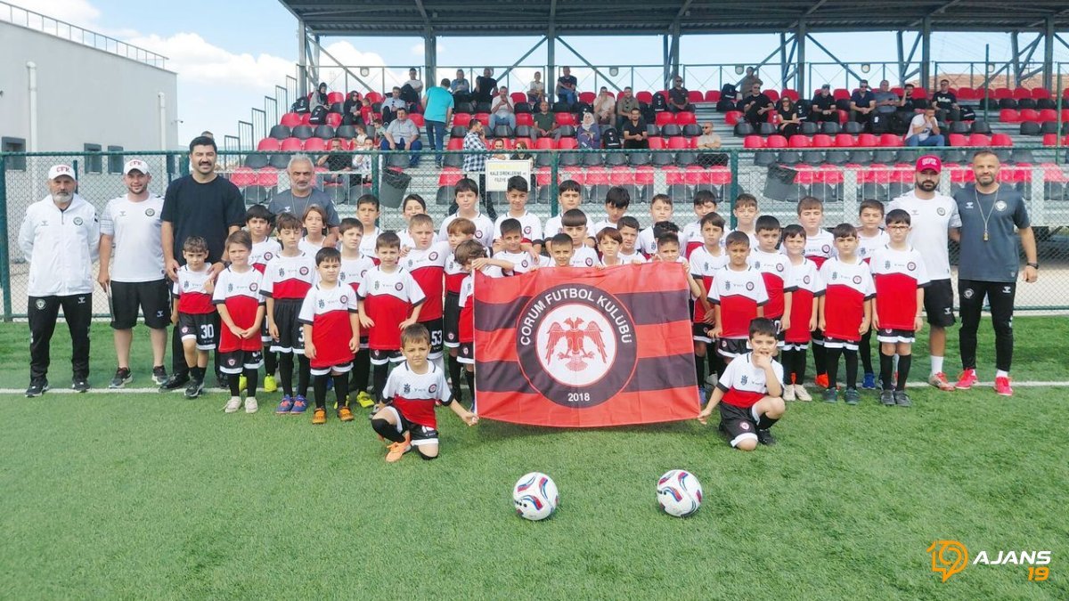 Çorum FK'da Geleceğin Kaptanları Sahaya Çıktı: Altyapıdan Parlayan Yıldızlar Futbol Sahalarını Sallıyor!