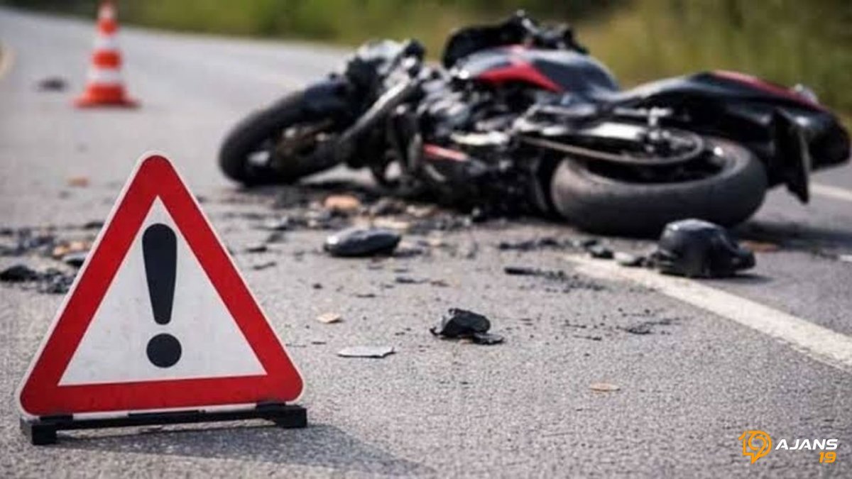 İskilip'te Akılalmaz Kaza: Motosiklet Sürücüsü Otomobilin Altında Kaldı! O Anlar Kamerada Mı?