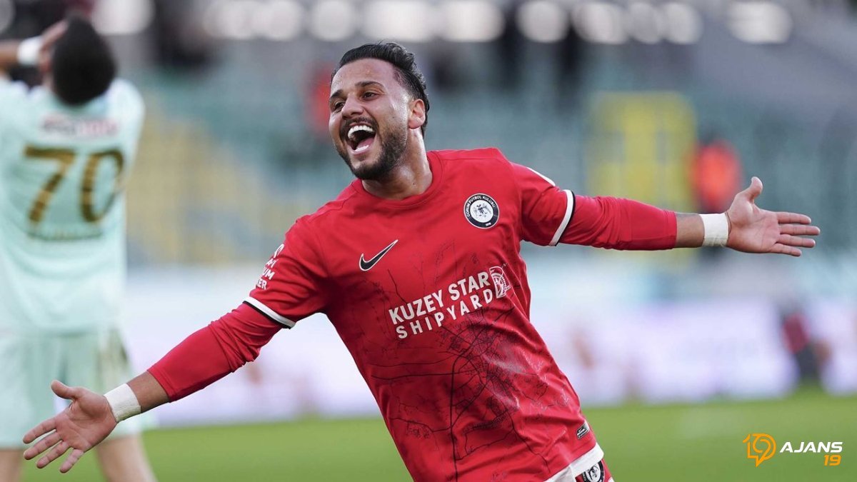 Pendikspor'dan Kerem Kalafat Bombalar Gibi Geliyor: Arca Çorum FK'dan Yıldız Transfer Gerçekleşiyor!