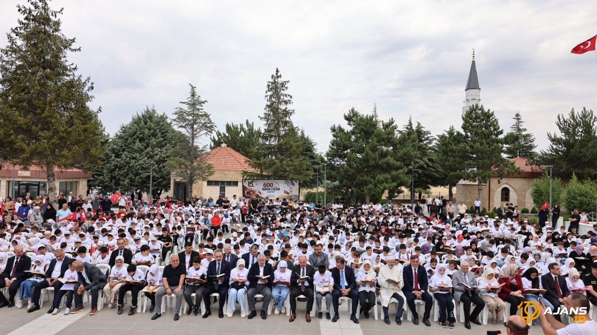 60 saniyede Kur’an-ı Kerim hatmettiler