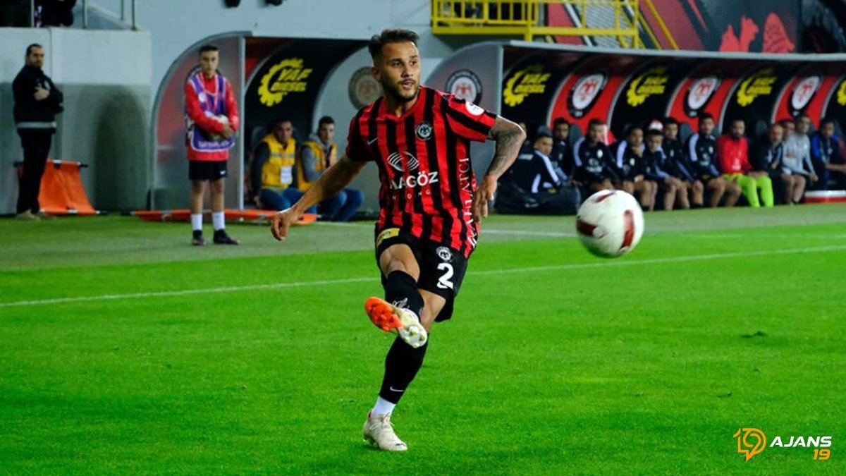 Kerem Kalafat'tan Sürpriz Ayrılık! Çorum FK Kariyeri Resmen Sona Erdi!