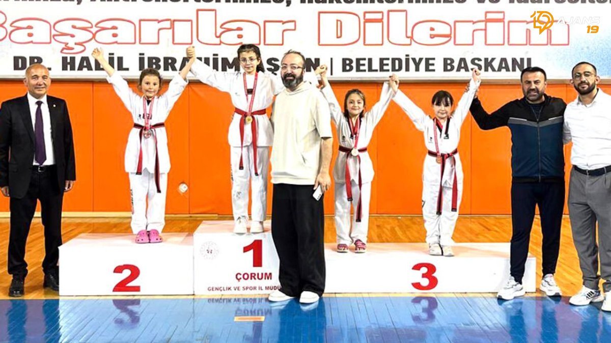 Okullu Minikler ve Küçükler Taekwondo Şöleni: Geleceğin Şampiyonları Sahne Aldı