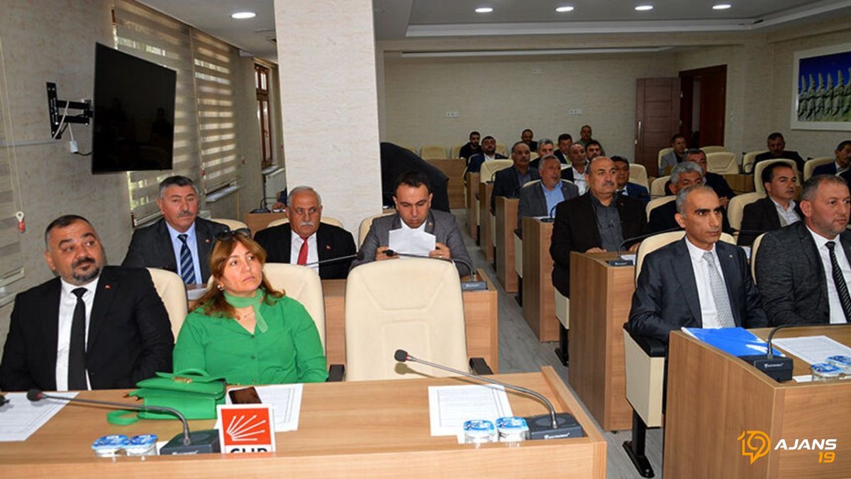 CHP'de Büyük Şok! Meclis Grubu'ndan Toplu İstifa Sinyali: Neden Ayrılıyorlar?
