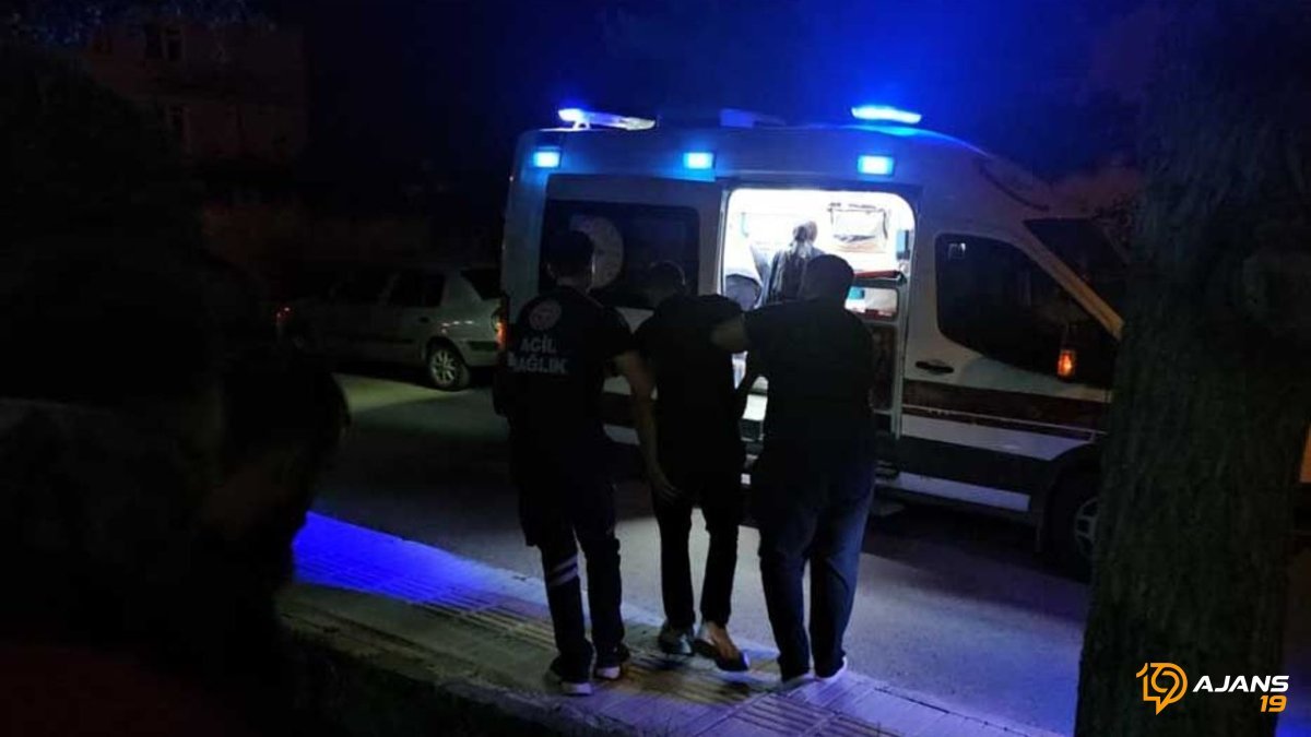 Çorum'da Kan Aktı! Sokak Ortasında Bıçaklar Konuştu: 2 Kişi Ağır Yaralandı
