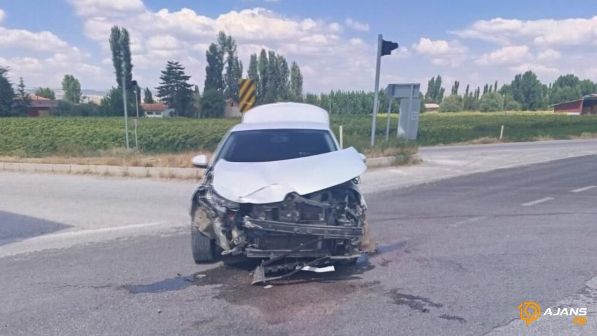 Alaca'da Kanlı Kaza: Kavşakta Çıkan Çarpışma 2 Can Aldı!