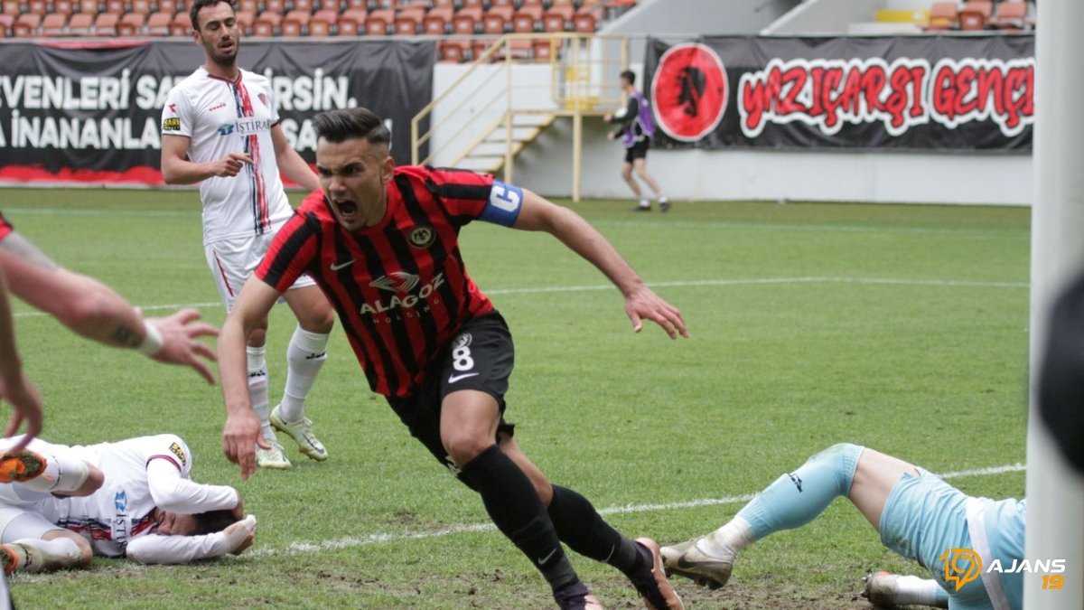 Atakan Akkaynak Kırmızı Çizgiyi Aştı! Çorum FK Tarihi Rekor Sahibi Yıldız İçin Veda Vakti Mi?