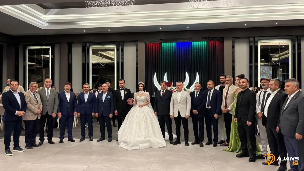 Oğuzhan ve Kübra'dan Hayatlarının En Önemli 'Evet'i: Bir Ömür Boyu Sürecek Aşkın Başlangıcı Şahitlerle Kutlandı!
