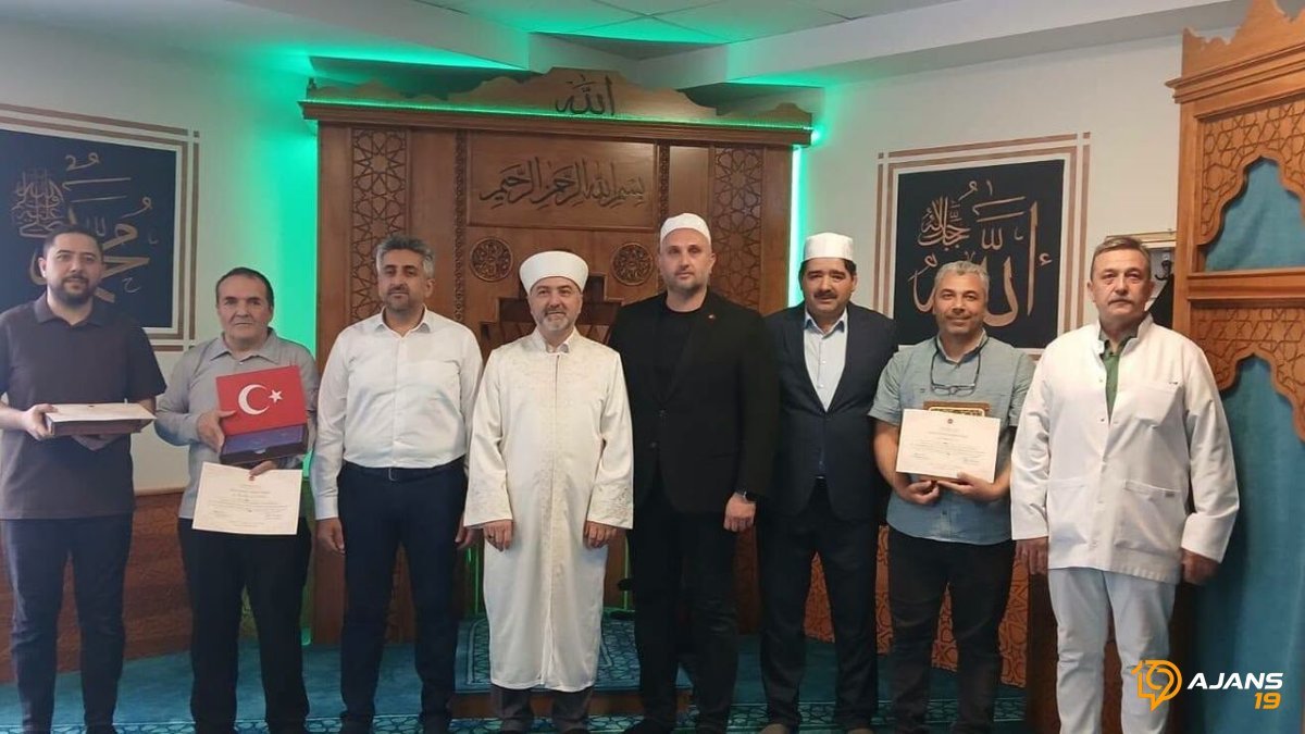 Kur’an öğrenen hastane personeline belge verildi