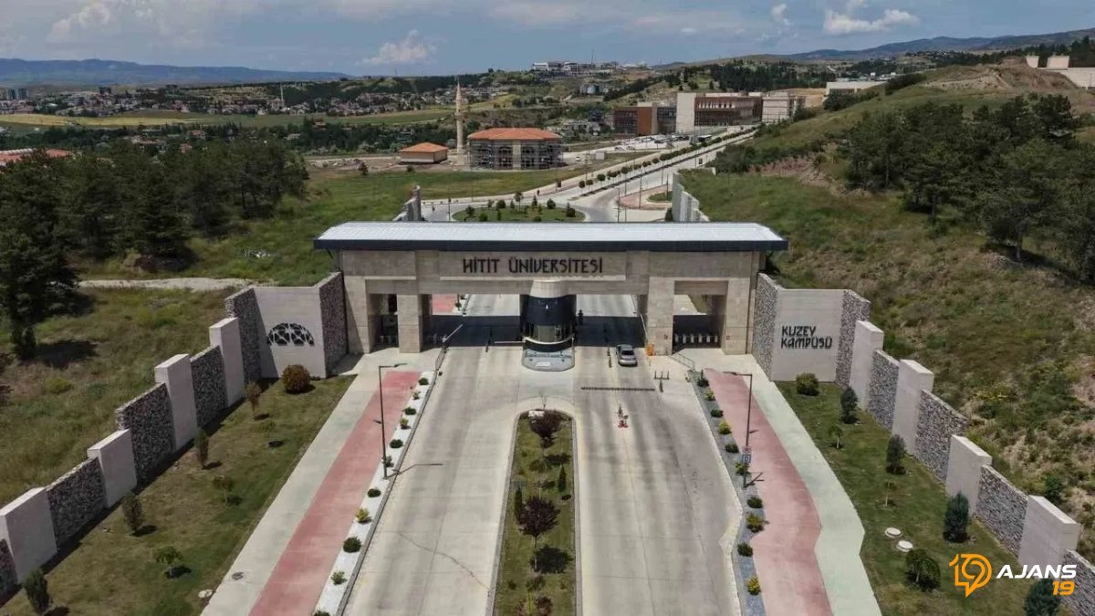 Hitit Üniversitesi Kapılarını Aralıyor: KPSS Şartı Yok, Mülakatsız Personel Alımı Fırsatı!