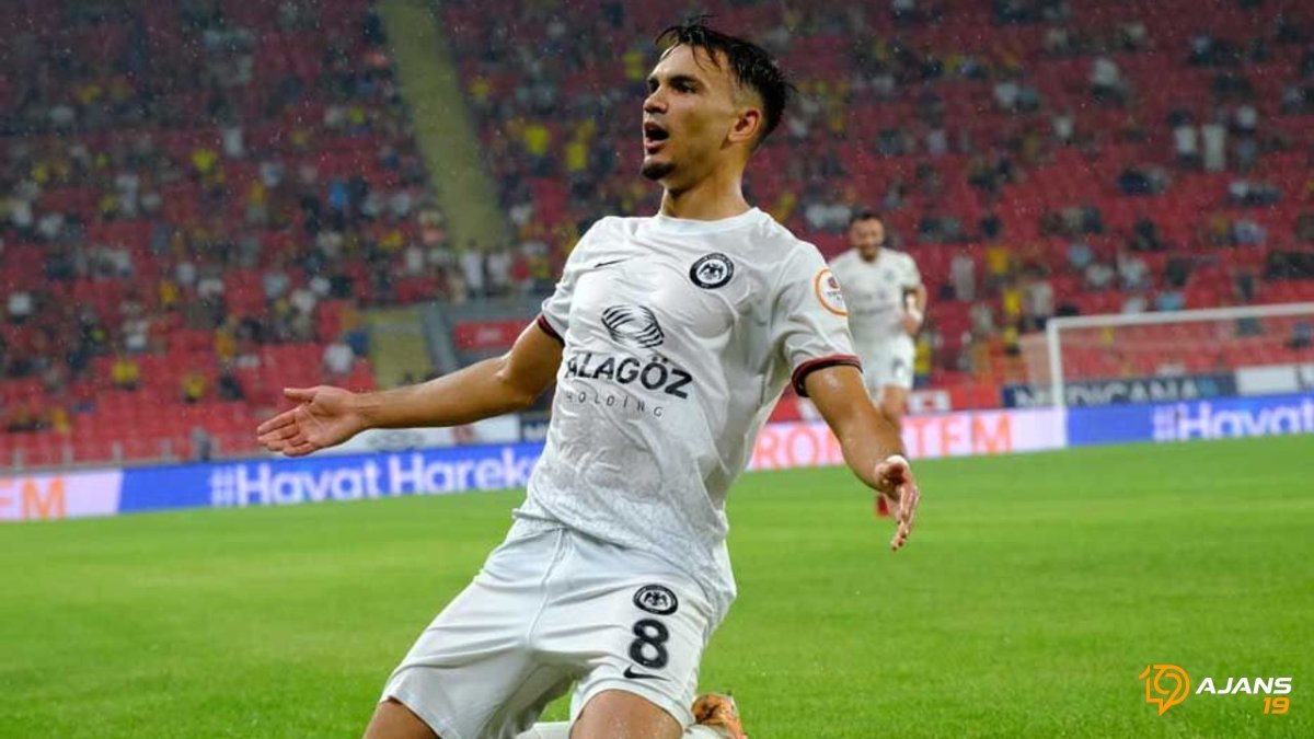Fenerbahçe'nin Gözdesi Atakan Akkaynak'a Eyüpspor'dan Resmi Talip: Transfer Sinyali Mi Verildi?