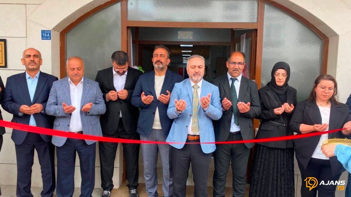 El Sanatlarının Büyülü Dünyası Çorum'da Hayat Buldu: Göz Kamaştıran Sergi Gençleri Buluşturdu!