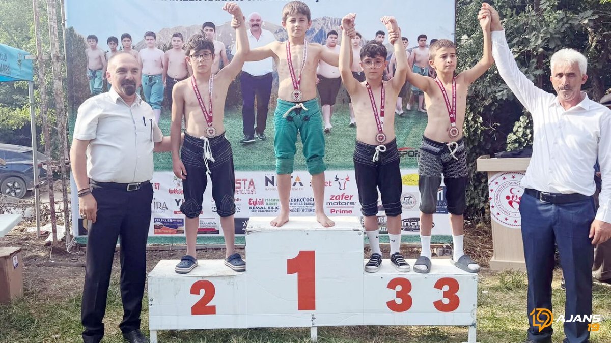 Amasya'dan Çorum'a Altın Madalya Getiren İkiz Pehlivanlar: Başarıları Tesadüf Mü, Genetik Bir Mucize Mi?