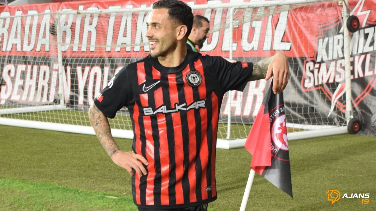 Burak Çoban'dan Erok Spor'a BOMBA Transfer! İmza Anı ve Detaylar Ortaya Çıktı!