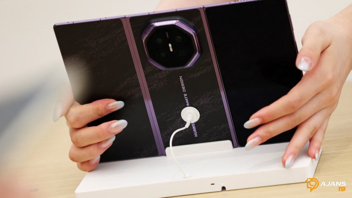 Apple Karşısında Savaş İlanı: Huawei ve Xiaomi'den Göz Kamaştıran Katlanabilir Bombalar!