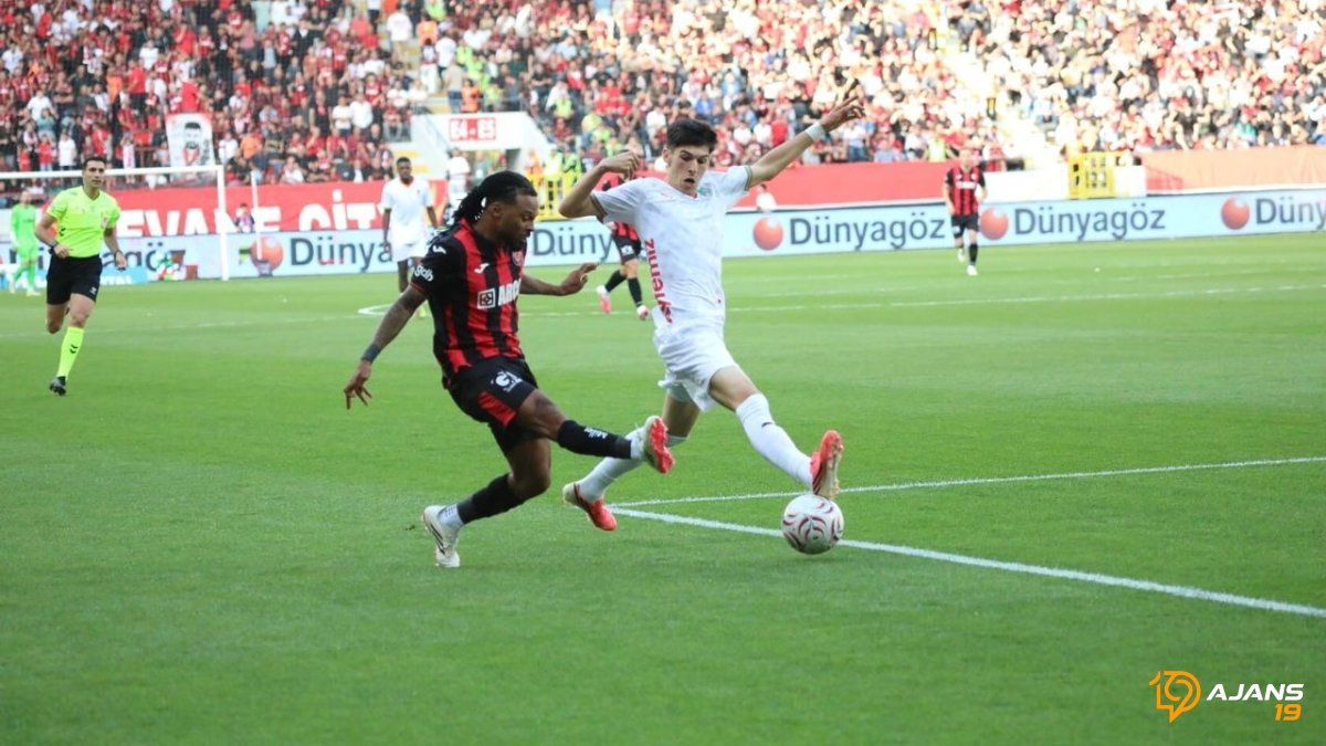 Evinde Beklenmedik Darbe! Çorum FK, Alanyaspor'a Karşı Direnemedi: Goller İkinci Yarıda Yağdı!