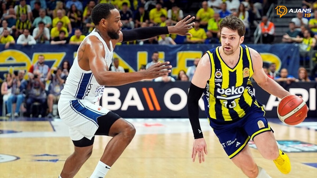 Büyük Derbide İlk Zafer: Fenerbahçe Beko, Anadolu Efes'i Nefes Kesen Mücadelede Mağlup Etti