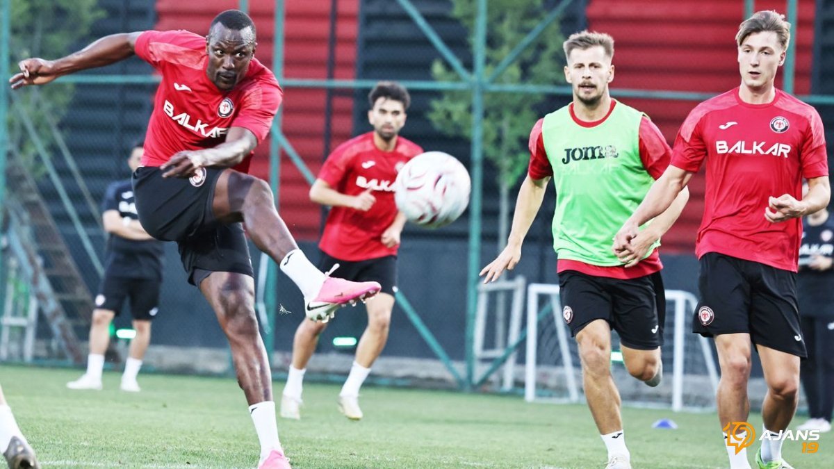 Beşiktaş Maçına 'Gizli Silahlarla' Hazırlanıyor: Arca Çorum FK'da Sürpriz Taktikler Sahada!