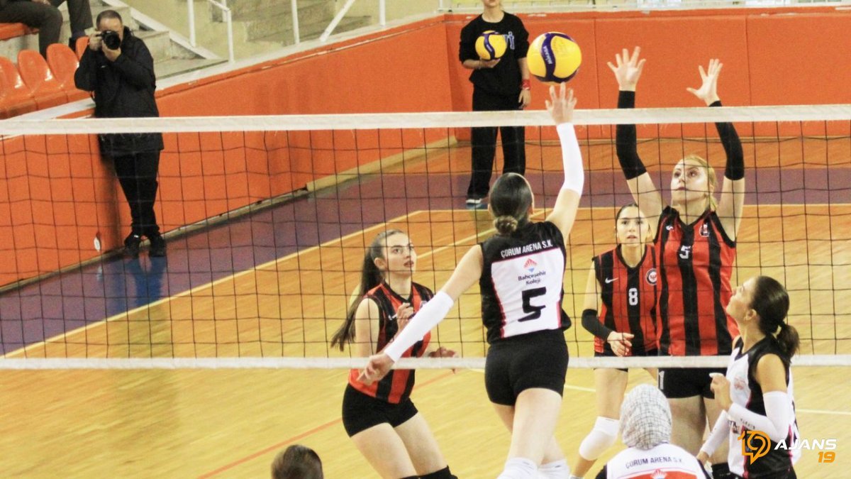 Voleybol Sahaları Kızışıyor: Osmancık ve Arenaspor'dan Nefes Kesen Sezon Açılışı! Tıklayın, Heyecanı Kaçırmayın!