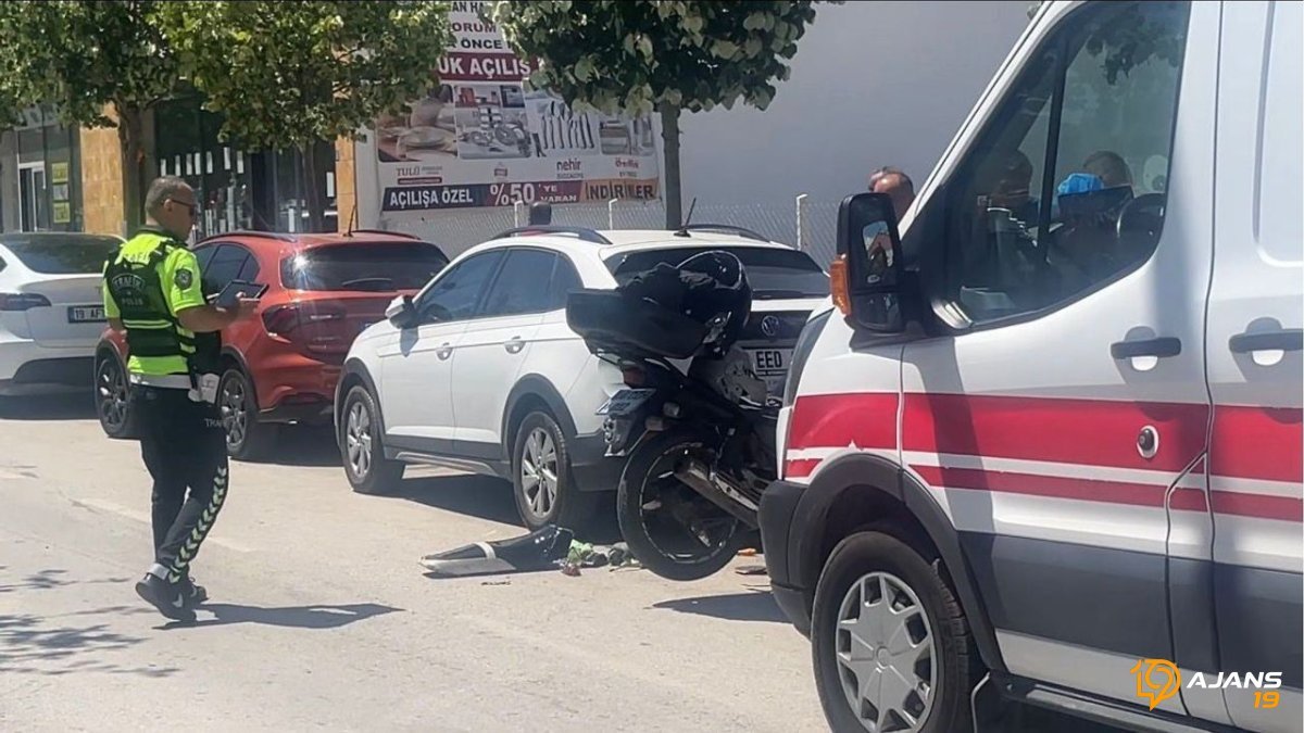 Çorum'da Korkunç Anlar: Karşıdan Karşıya Geçerken Motosikletin Vurmasıyla Yıkıldı!