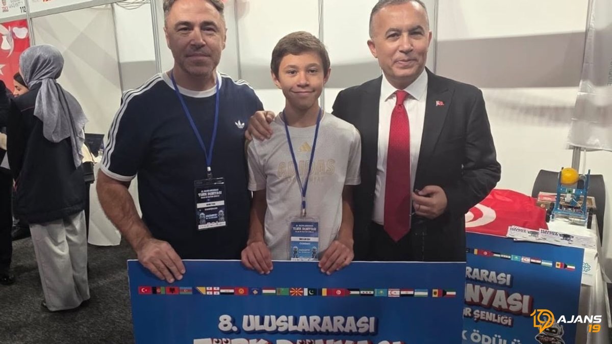Türk Dünyası Bilim Şenliği'nde Çorumlu Öğrenci Tarih Yazdı: Neptün Silindiri Projesiyle O Instan'dan İkincilik Getirdi!